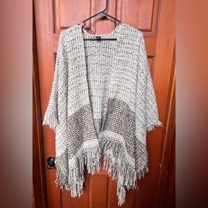 Cozy Fringe Open-Front Sweater/Shawl - Gray